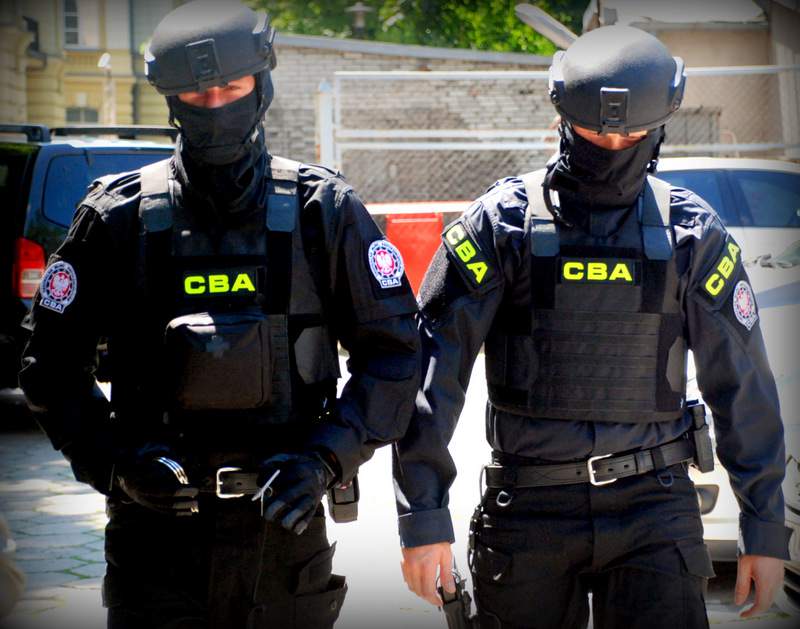 CBA zatrzymało 2 pracowników ARiMR za branie łapówek