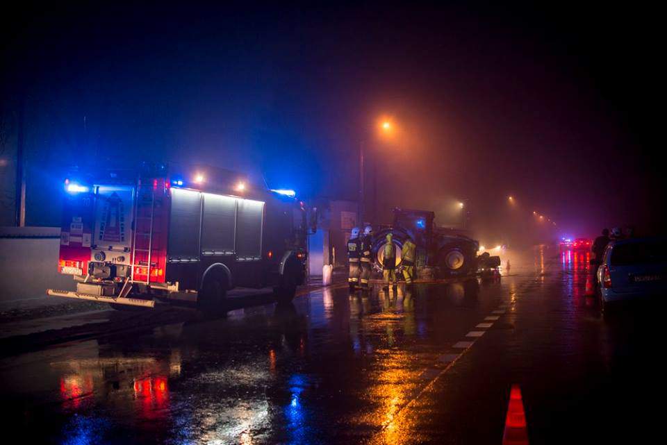 Strażacy z OSP w Ścinawie przez 4 godziny działali na miejscu wypadku