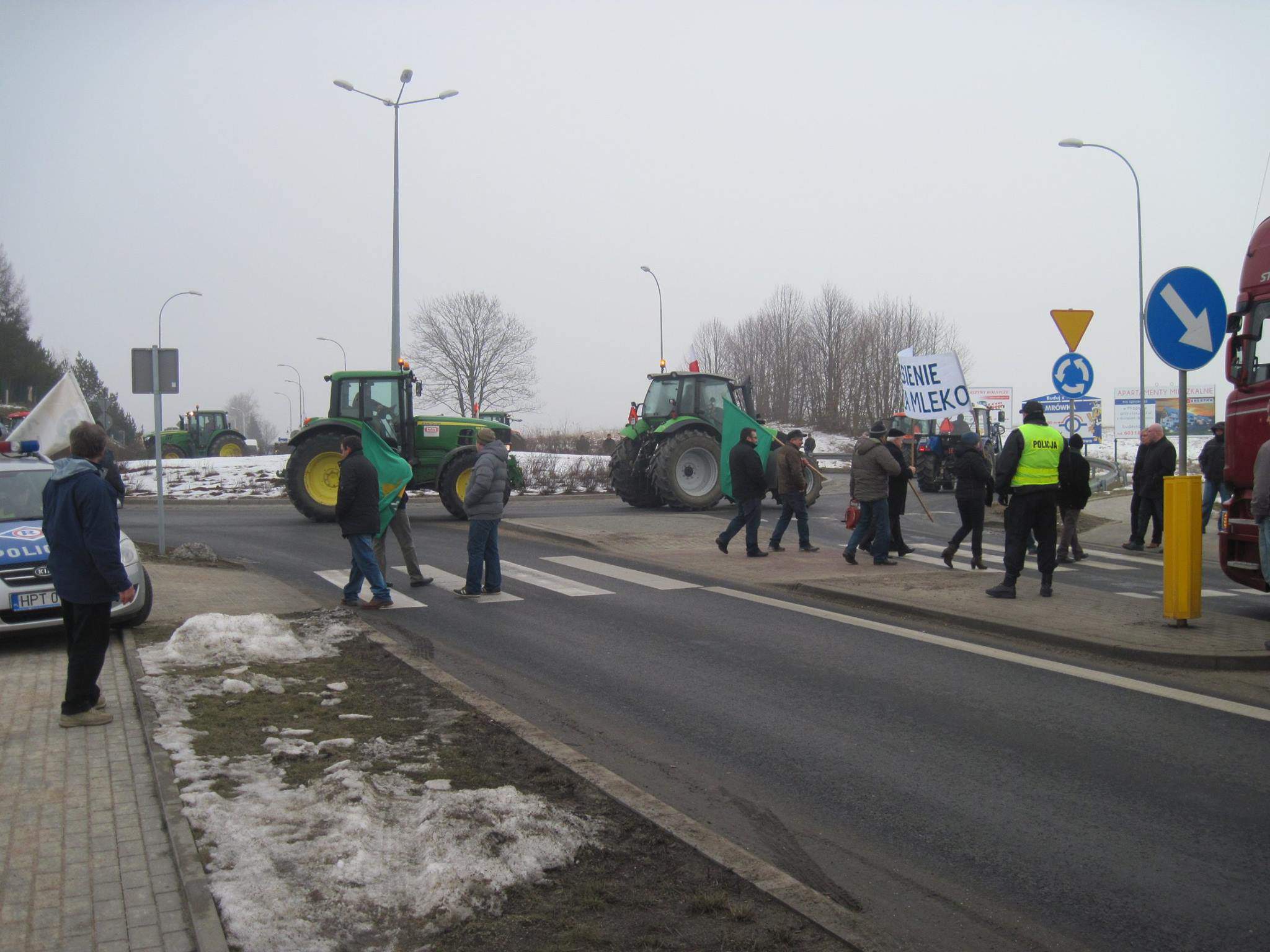 Rolnicy zablokują drogi krajowej nr 12 w Błaszkach, Warcie i Wróblewie w środę, 7 marca. Zdjęcie poglądowe. Fot. Facebook