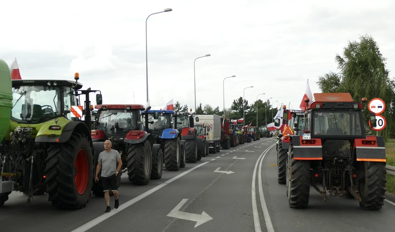 Rolnicy z Wielkopolski czekają na rozmowę z Premierem
