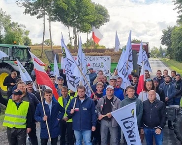 Strajk rolników: AgroUnia blokuje trasę DK 15 w Sampławie na Mazurach