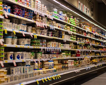 Destabilizację rynku mleka pogłębiają działania sieci handlowych