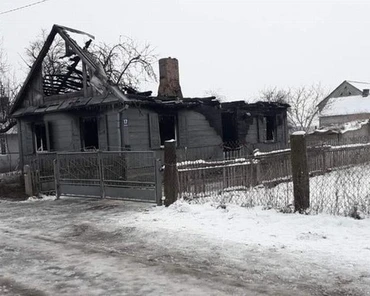Rolnicy z SM Ryki pomagają Zofii Grochowskiej, która straciła dom w pożarze