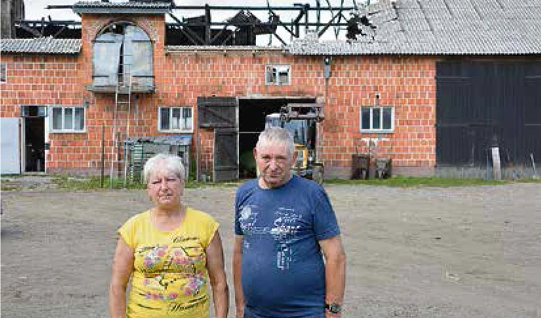 Przez pękniętą żarówkę rolnikowi spłonęła stodoła. Jak można mu pomóc?