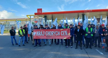 Strajk rolników we Włocławku. Blokują Anwil ze względu na ceny nawozów