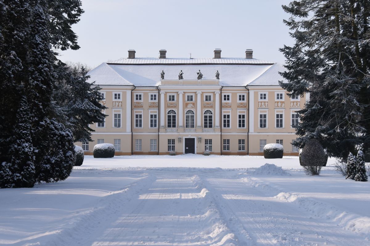 Główną siedzibą ZD Pawłowice jest klasycystyczny pałac, w którego pomieszczeniach odbywają się między innymi konferencje i szkolenia