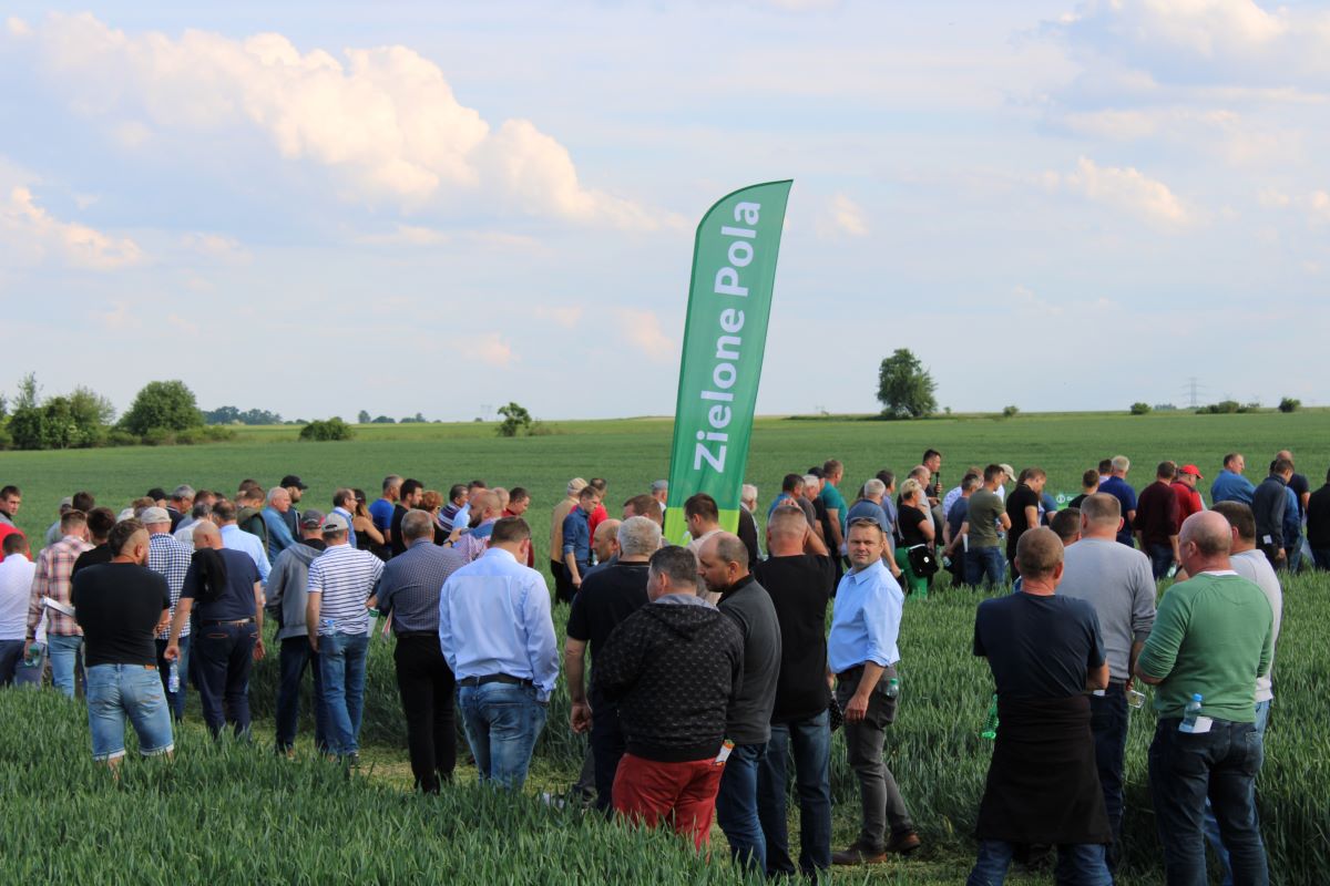 Zielone Pola firmy Osadkowski SA zgromadziły w Jakubowicach tłumy rolników. A gwiazdami były rzepak i zboża oraz nowe produkty bio