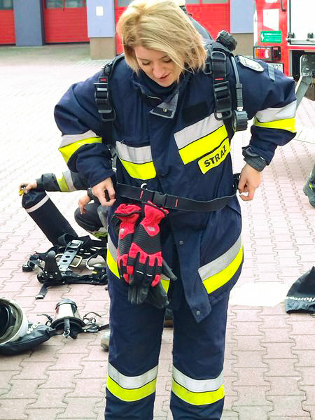 Dh Paula Janiak na kursie podstawowym strażaka​