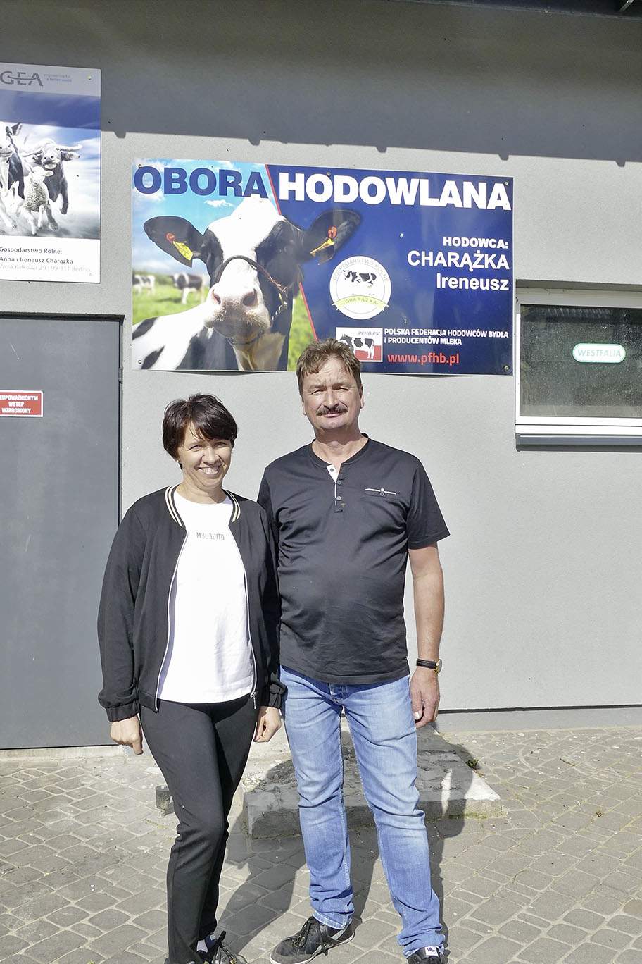 Anna i Ireneusz Charążkowie doją obecnie 70 krów mlecznych, o średniej wydajności na poziomie 13 000 kg mleka od sztuki