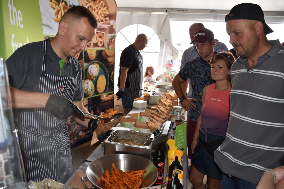 Podczas Krajowych Dni Ziemniaka zostały zorganizowane liczne tematyczne konkursy oraz degustacja potraw z ziemniaków
