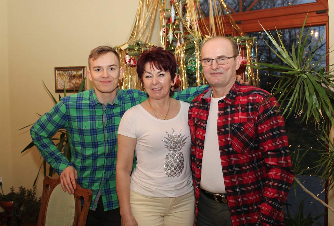 Anna i Marek Jurkiewiczowie (na zdjęciu wraz z synem Wojciechem) prowadzą gospodarstwo specjalizujące się w produkcji trzody chlewnej w Nowogrodzie w powiecie golubsko-dobrzyńskim.