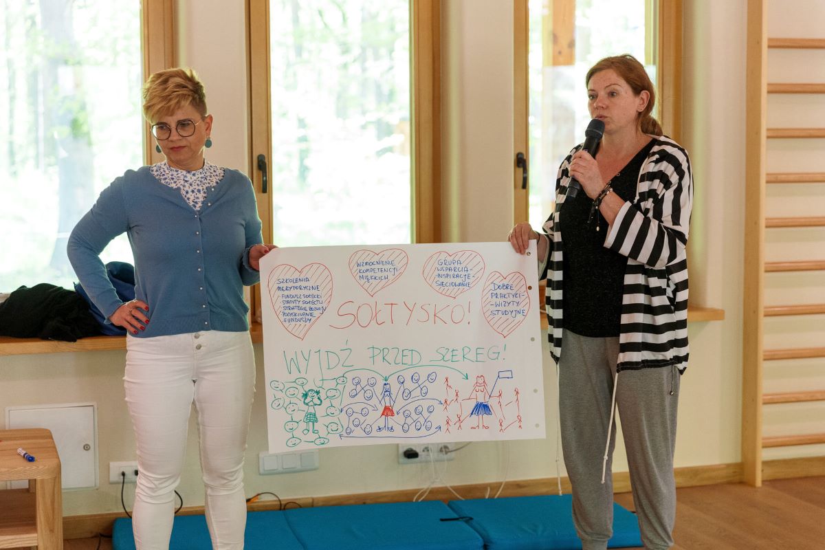 Alicja Rymszewicz (po lewej) i Marta Smejda podczas prezentacji projektu