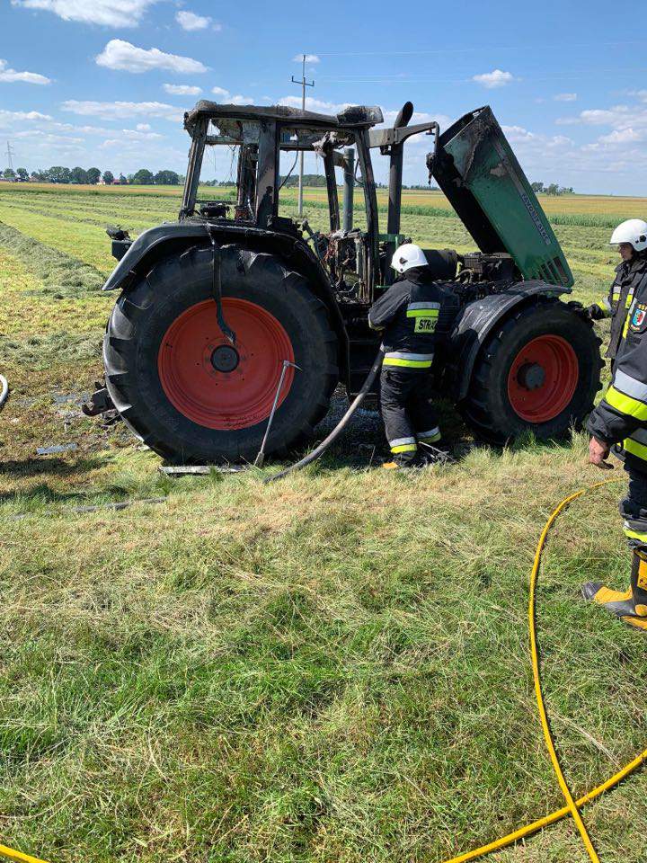 Olesno: pożar ciągnika rolniczego na polu w Wysokim