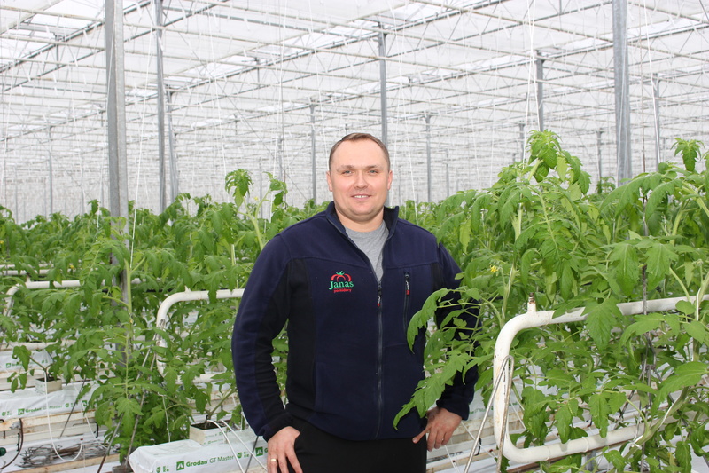 Karol Janas dzięki biogazowni oszczędza rocznie 650–700 ton miału węglowego, który potrzebny jest do ogrzewania szklarni z pomidorami