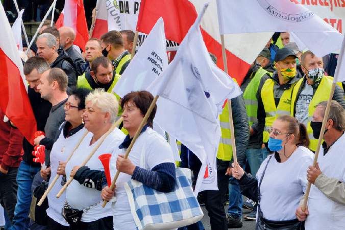 10 tys. rolników strajkowało w Warszawie przeciwko Piątce dla zwierząt