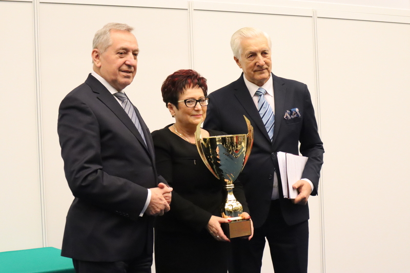 Okręgowa Spółdzielnia Mleczarska w Głuchowie otrzymała Puchar Ministra Rolnictwa i Rozwoju Wsi „Za zachowanie tradycji przy produkcji wyrobów”