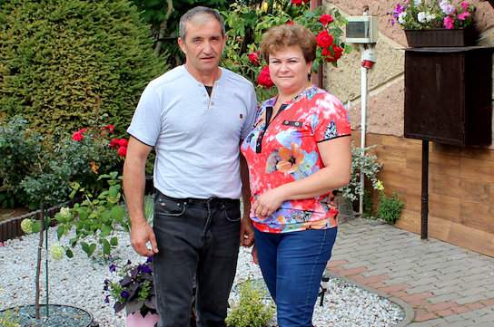 Wojciech Zdrodowski z miejscowości Zdrody Stare w gminie Poświętne, wspólnie z żoną Janiną oraz synem Piotrem prowadzi gospodarstwo rolne o powierzchni 36 ha.